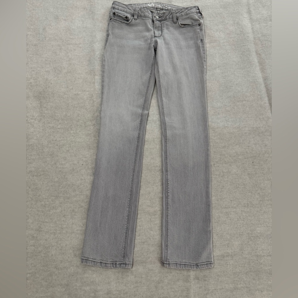 Elegant Women's Gray Skinny Jeans